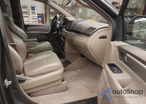 2011 Volkswagen Routan Se z USA, uszkodzony, nr VIN 2V4RW3DG7BR740433